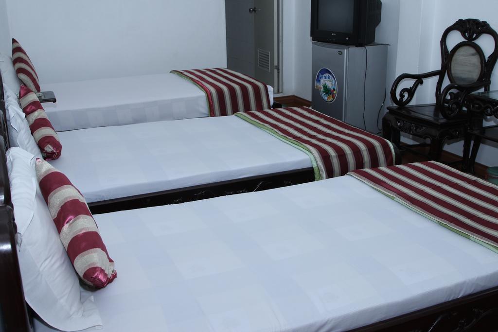 Hoang Cuong Hotel Hanoi Exterior photo