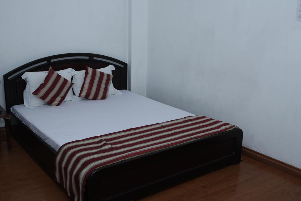 Hoang Cuong Hotel Hanoi Exterior photo