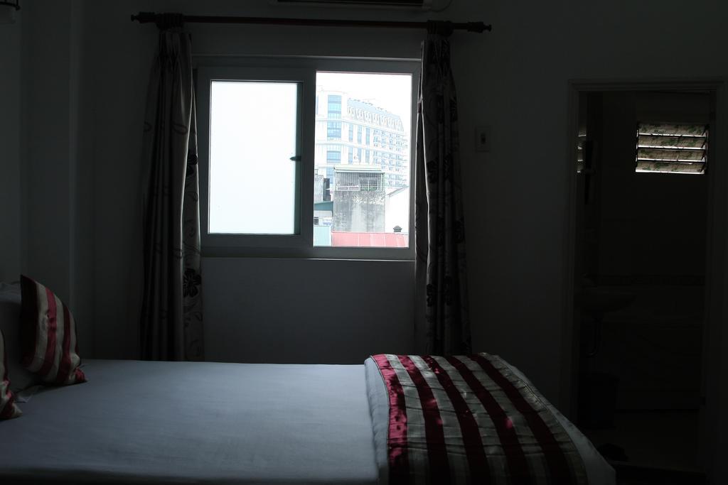 Hoang Cuong Hotel Hanoi Exterior photo